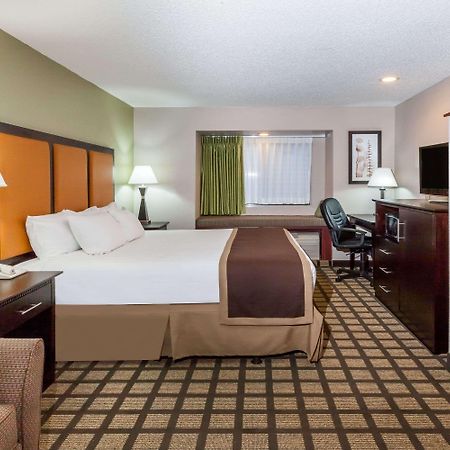 Baymont By Wyndham Gaylord Hotel Bagian luar foto