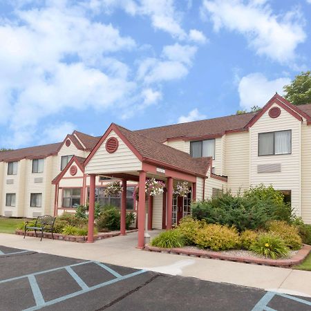 Baymont By Wyndham Gaylord Hotel Bagian luar foto