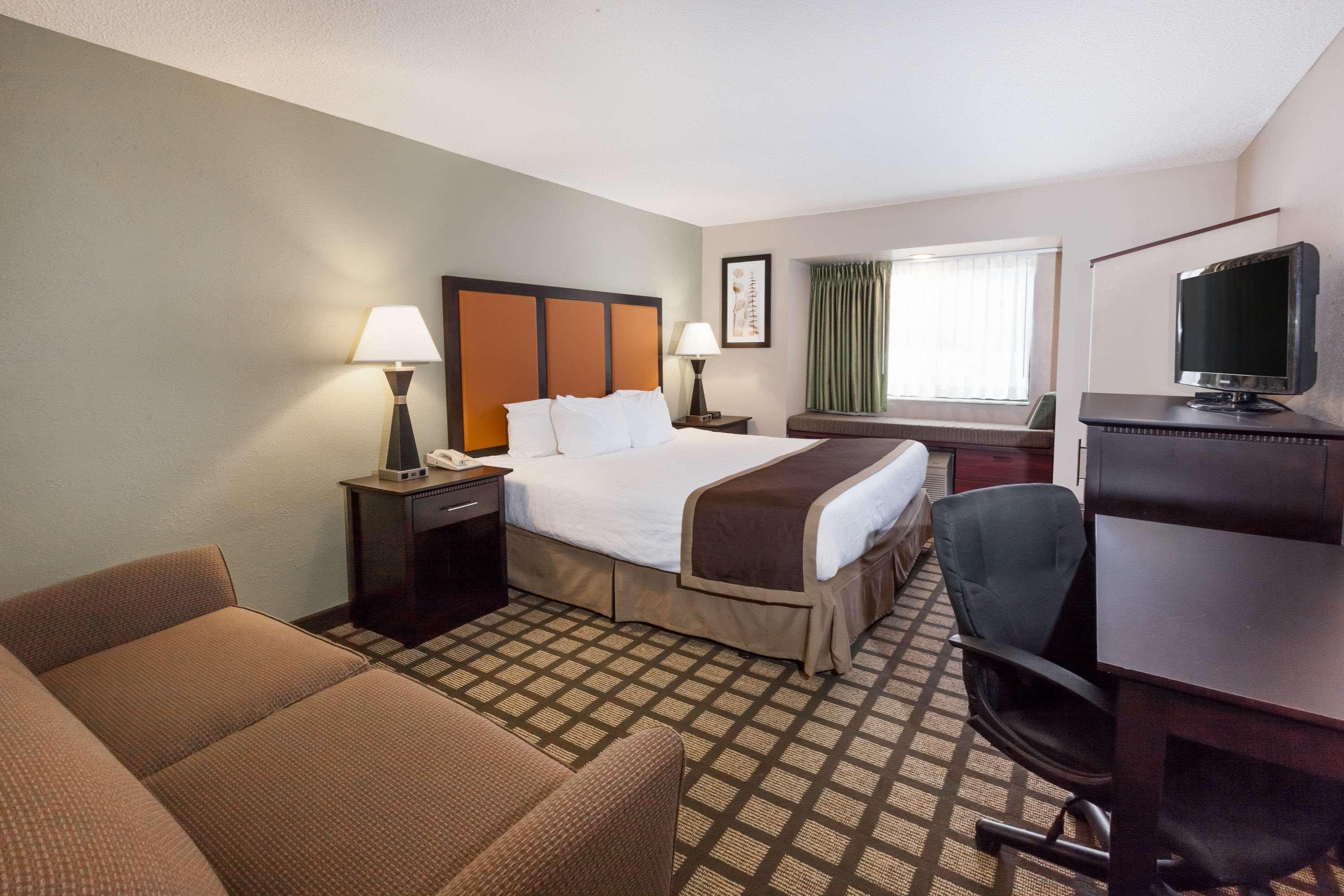 Baymont By Wyndham Gaylord Hotel Bagian luar foto