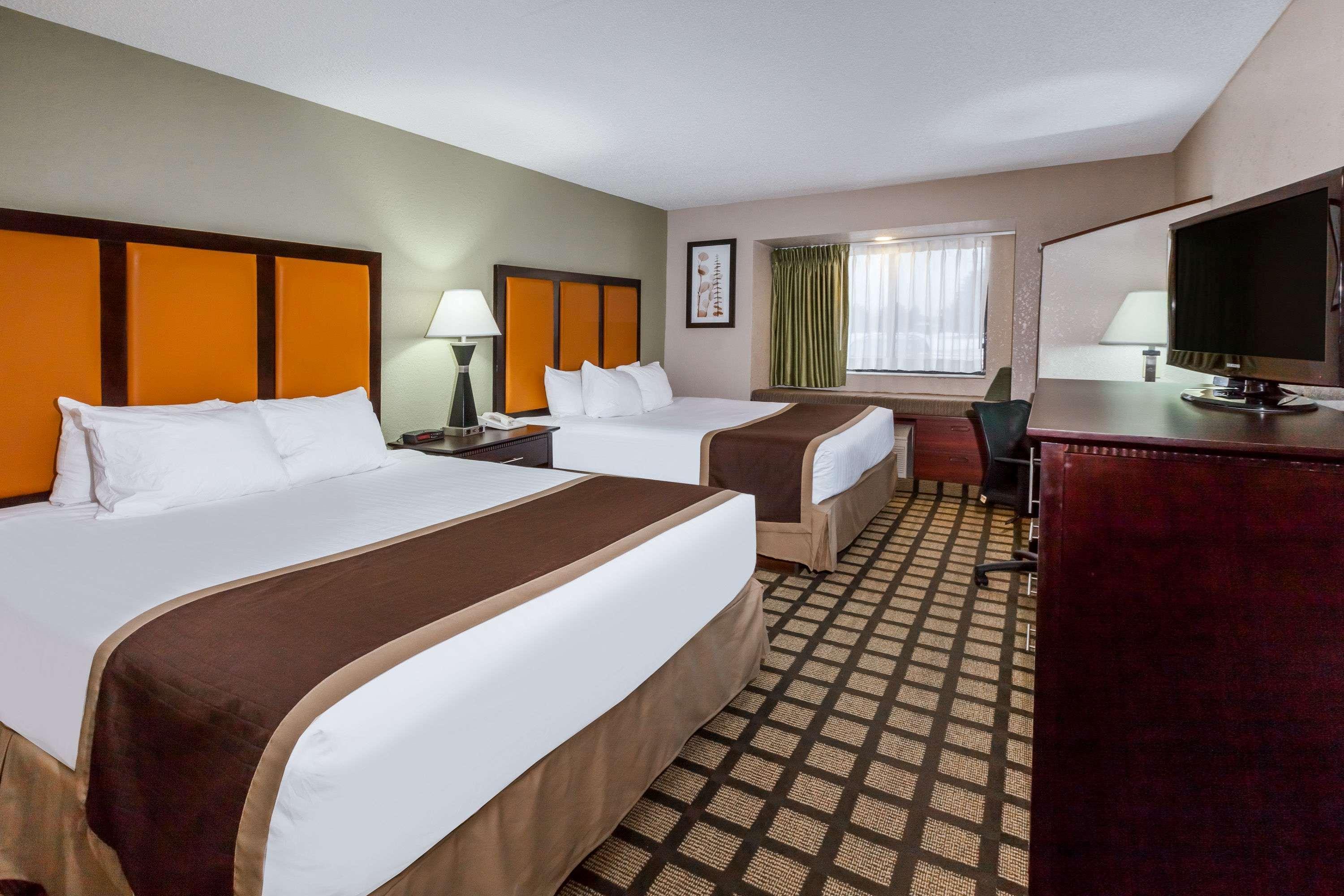 Baymont By Wyndham Gaylord Hotel Bagian luar foto
