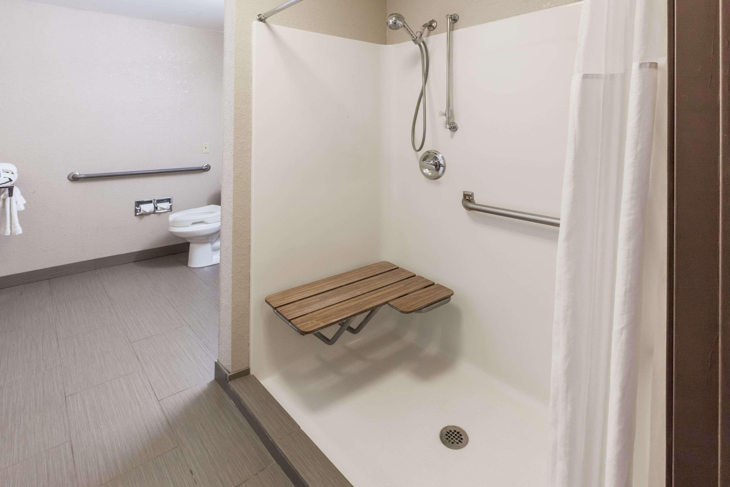 Baymont By Wyndham Gaylord Hotel Bagian luar foto