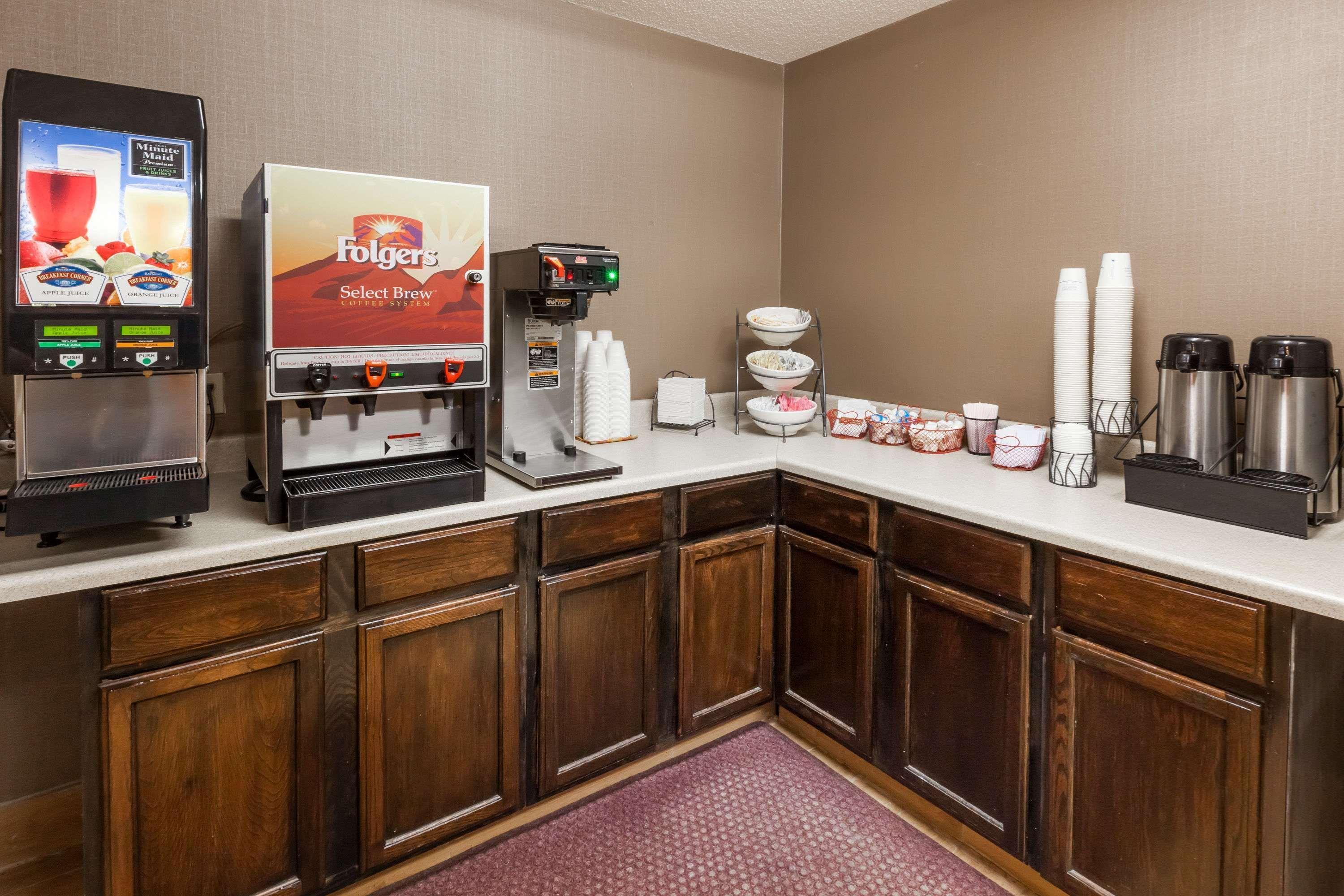 Baymont By Wyndham Gaylord Hotel Bagian luar foto