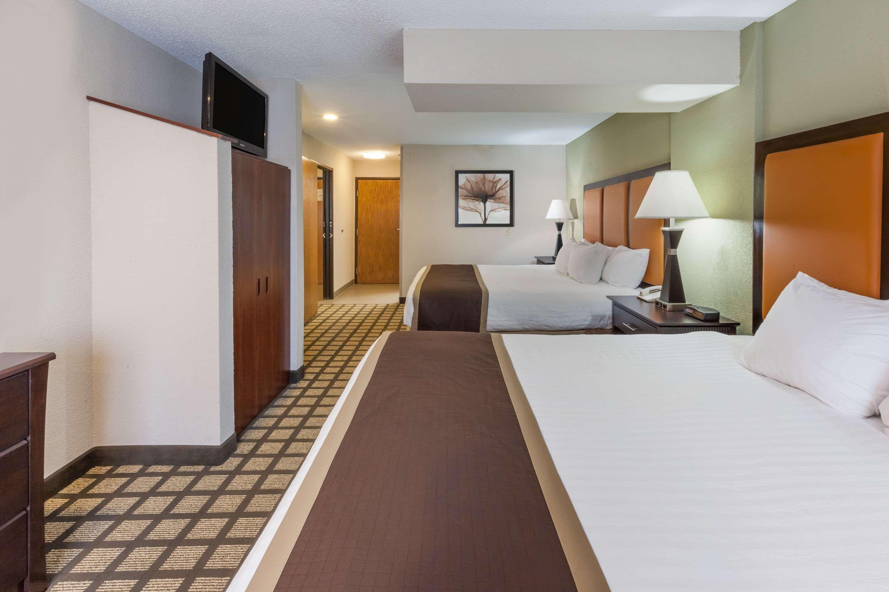 Baymont By Wyndham Gaylord Hotel Bagian luar foto